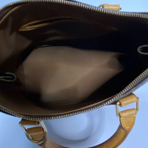 Authentic Louis Vuitton Alma - Picture 9 of 11